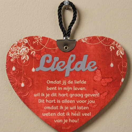 Rood hart met de tekst van een liefdes gedicht