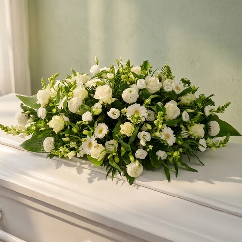 Rouwstuk 75 - 85 - 95 cm. witte rozen en witte bloemen